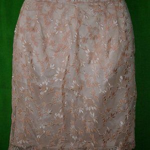 Saks Fifth Avenue Folio Collection skirt size 6 lace coral lined knee length